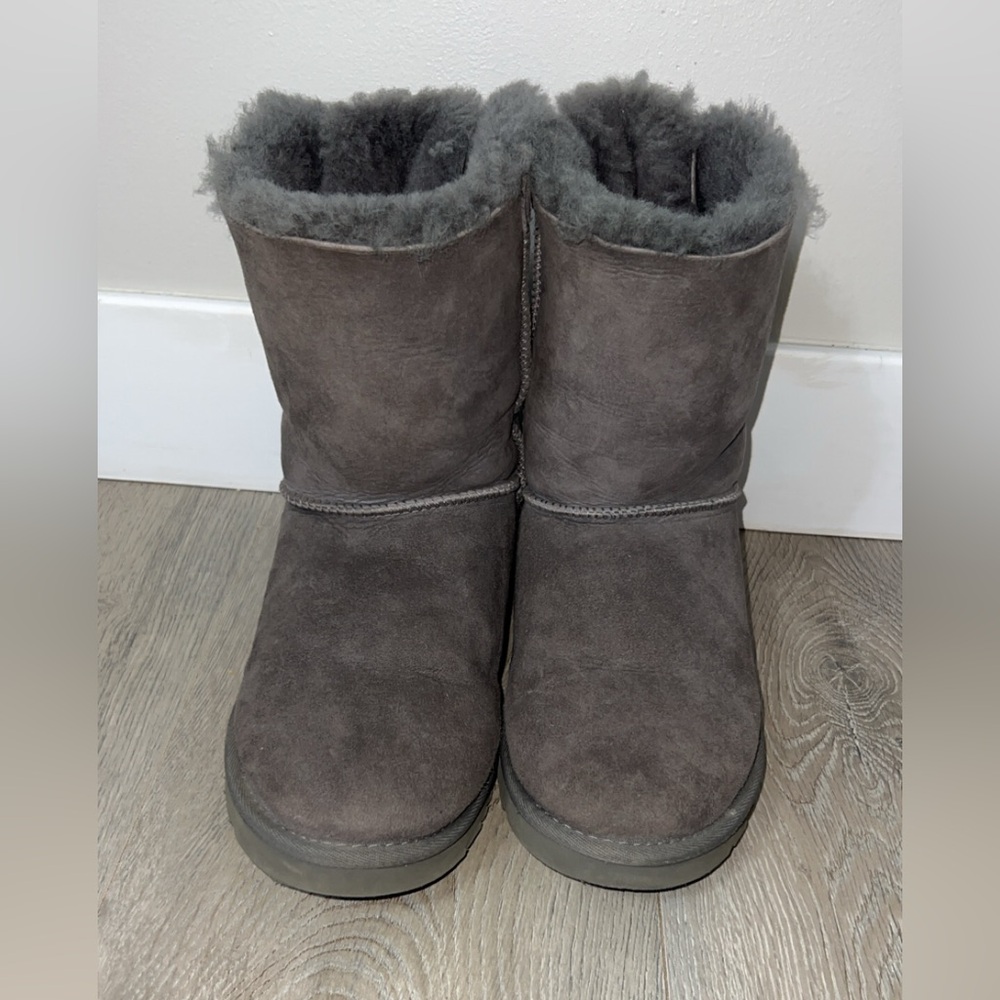 UGG Classic Short Winter Boots in Charcoal